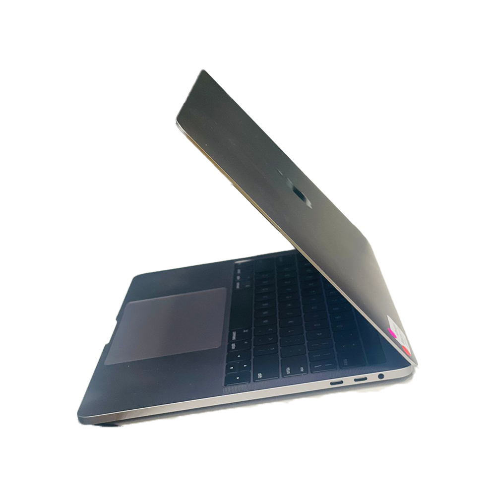 mackbook-pro-right-side